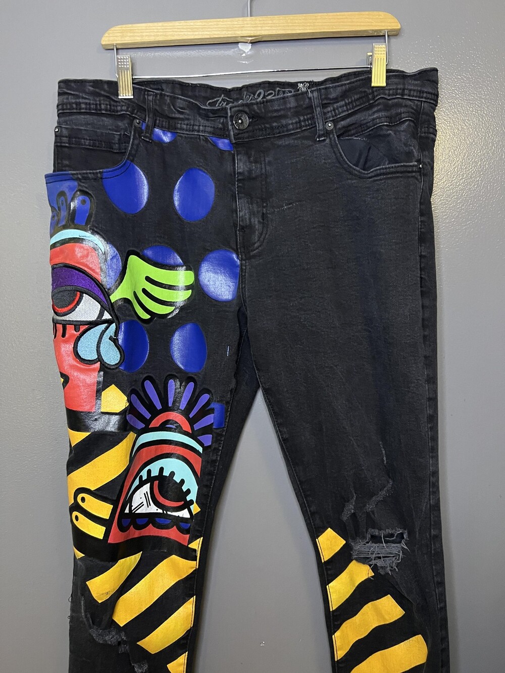 Track 23 Jeans Mens 38x32 Black Graphic Stripe Distressed Skinny Denim